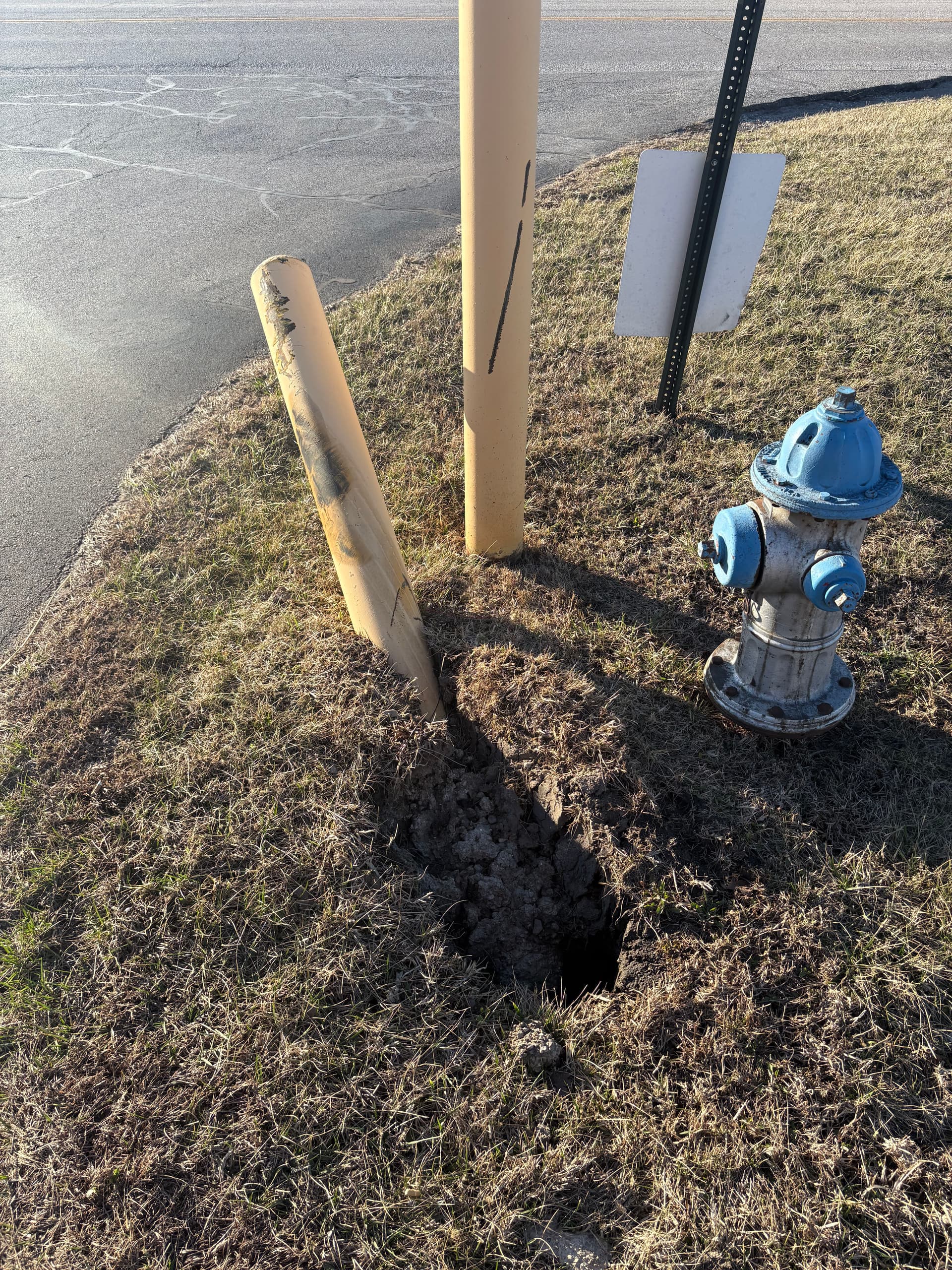 Repair Work at Columbia Airport - Bent Bollard Fixed