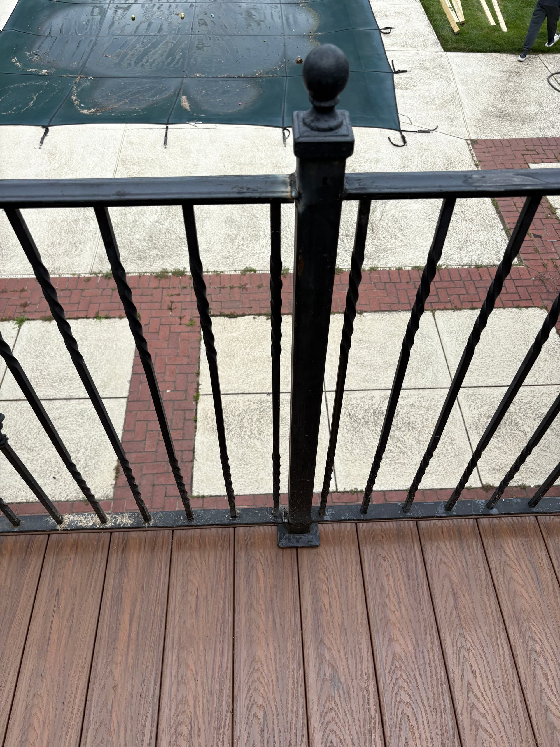 Gallery photos for Iron Handrail Repair on a Brand-New Deck Done Right: Image #4